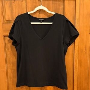 Banana republic Classic Black Short Sleeve V-Neck Top